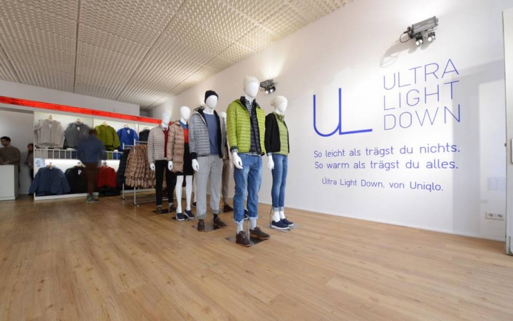 Uniqlo - Pop-up Store Roadshow by LIGANOVA