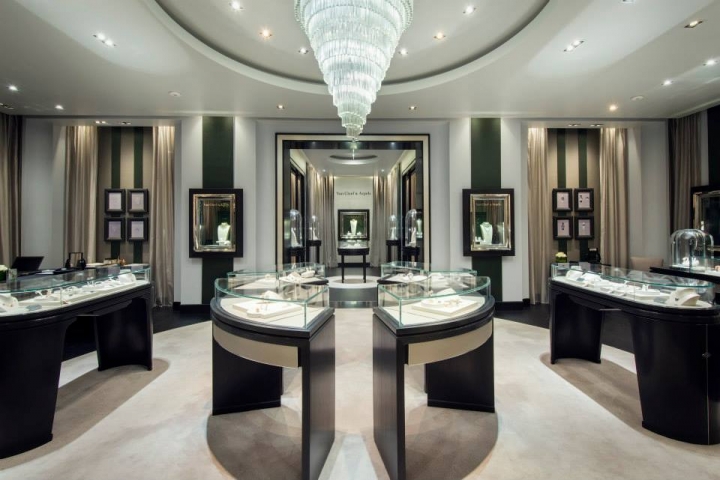 Van Cleef & Arpels boutique at The Galleria in Abu Dhabi