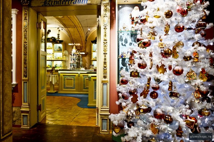 KÃ¤the Wohlfahrt in Heidelberg - traditional German Christmas store