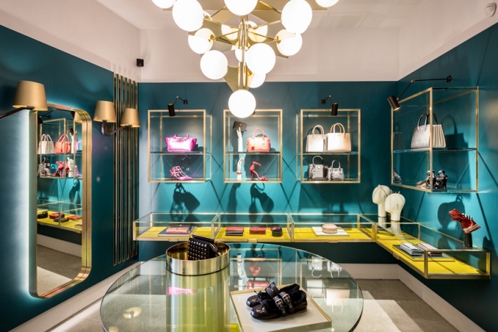COURMAYEUR luxury boutique by Baciocchi Associati
