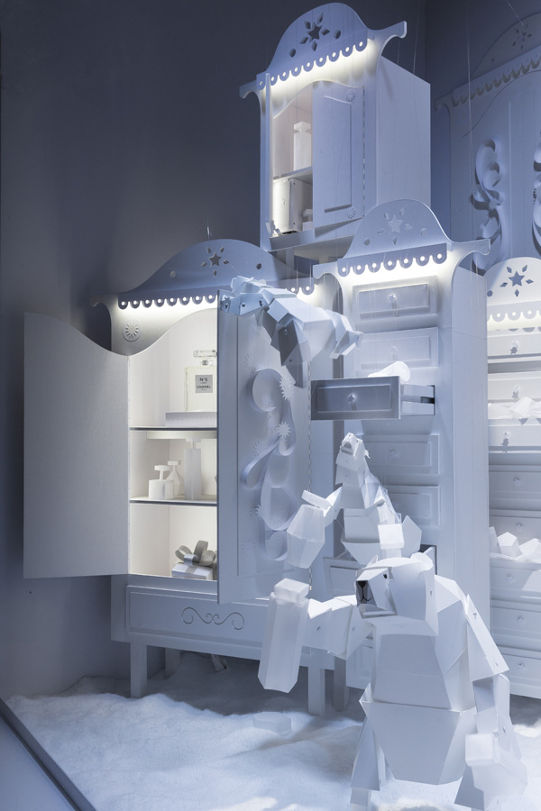 Galeries Lafayette - Arctic Christmas by  Lorenzo Papace