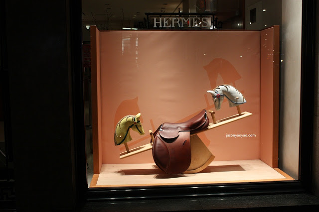 Hermes London horse thematic shop windows display