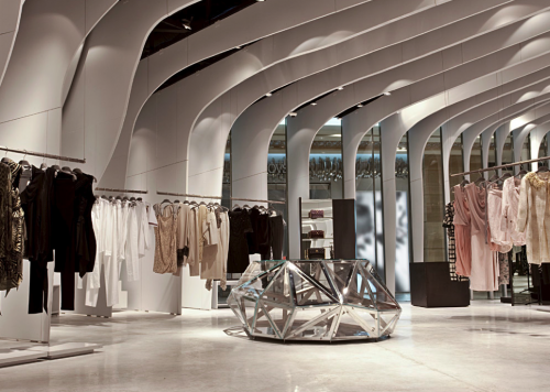 Boutique Runway by CLS Architetti 