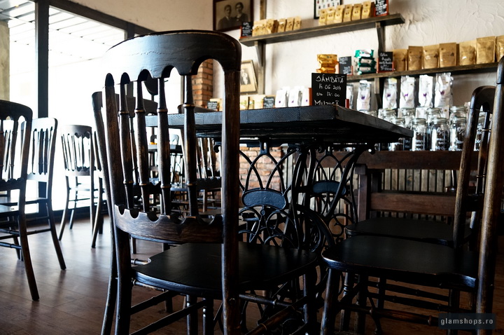 Atelierul de cafea - vintage interior coffee shop
