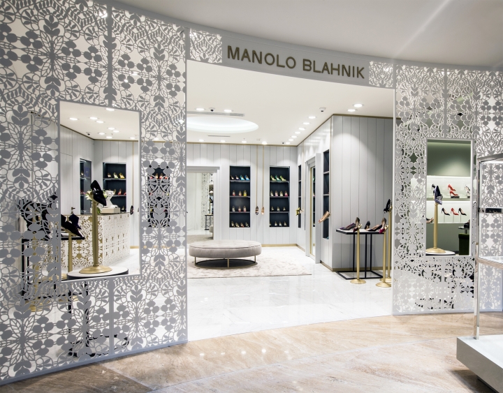 Manolo Blahnik store by Nick Leith-Smith in Moscow