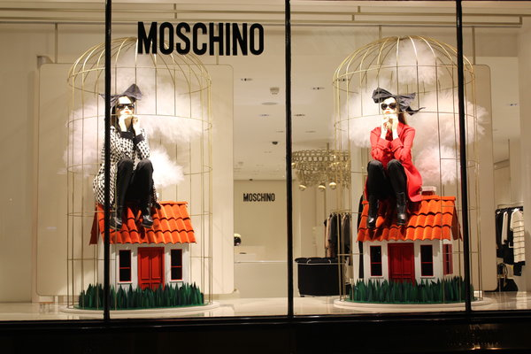 Moschino Little World â€“ Piccolo Mondo shop window decoration